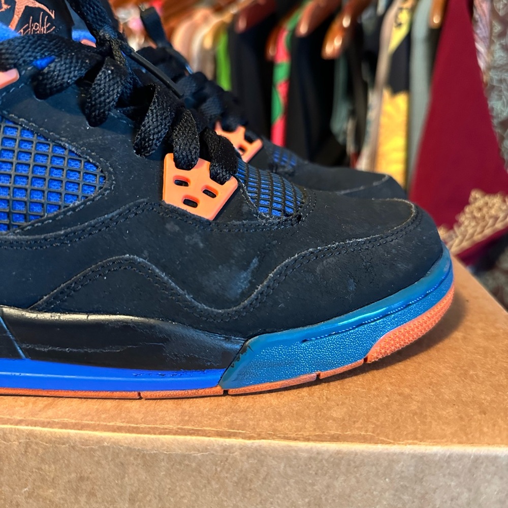Jordan 4 Retro 2012 CAVS 6Y GS(Grade School) - Picture 9 of 15